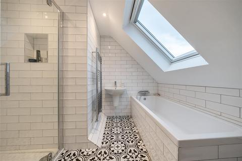 44 Oak Hill, Wood Street Village, Guildford, GU3 3ER