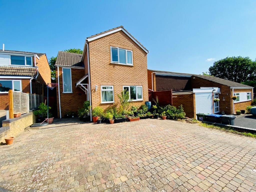 Gould Road, Hampton Magna, Warwick 4 bed detached house £400,000