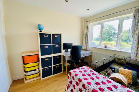 27 Gould Road, Hampton Magna, Warwick, CV35 8TU