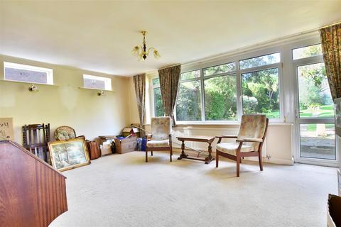 3 bedroom detached bungalow for sale - Warwick Road, Bexhill-On-Sea