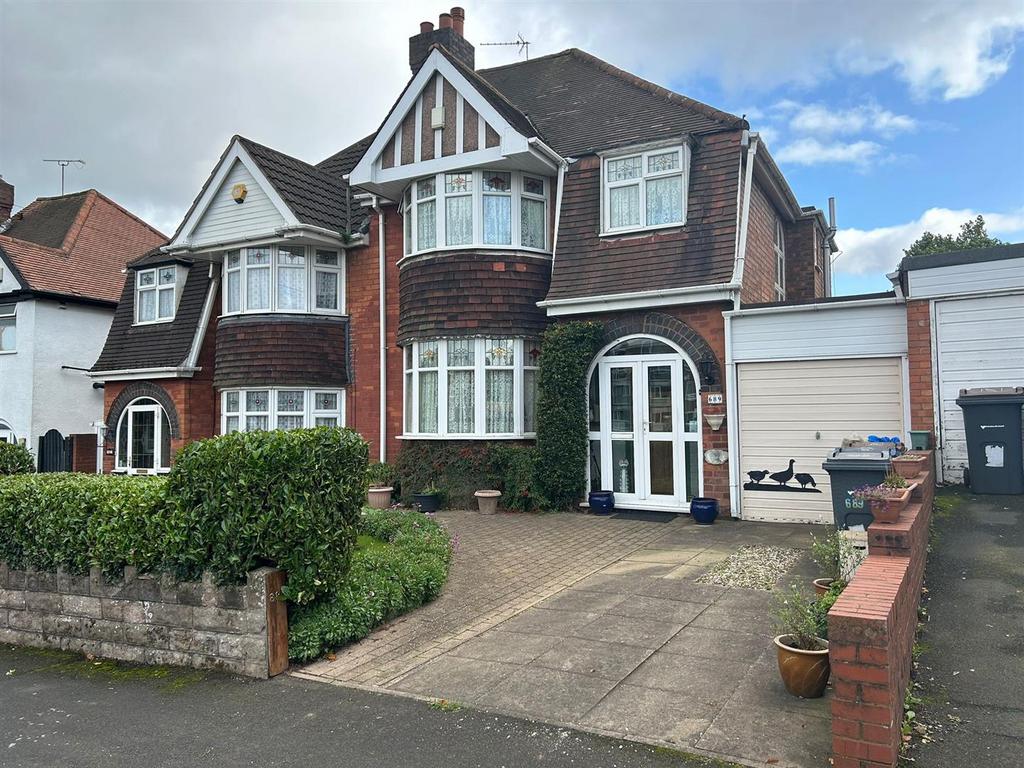 Hagley Road West, Quinton, Birmingham 3 bed semidetached house for