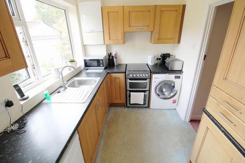 32 Long Lane, Bexleyheath, DA7 5AR