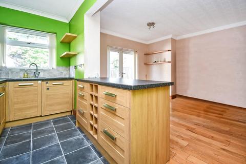 16 Fieldhead Road, Guiseley, Leeds, LS20 8DT