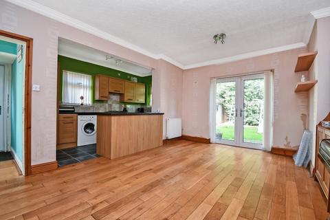 16 Fieldhead Road, Guiseley, Leeds, LS20 8DT