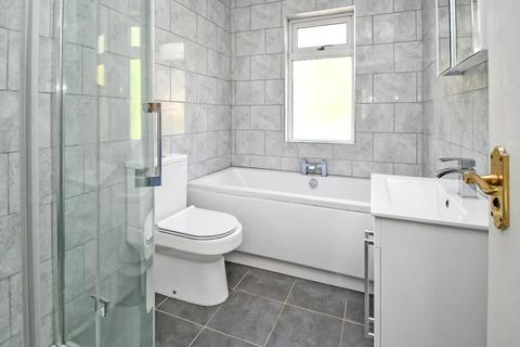 16 Fieldhead Road, Guiseley, Leeds, LS20 8DT