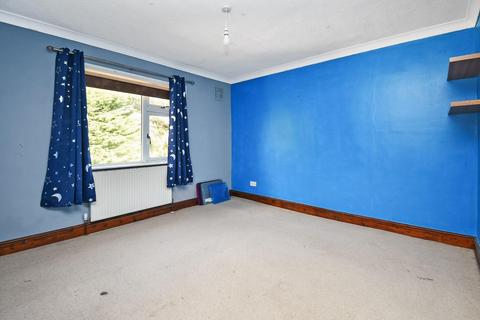 16 Fieldhead Road, Guiseley, Leeds, LS20 8DT