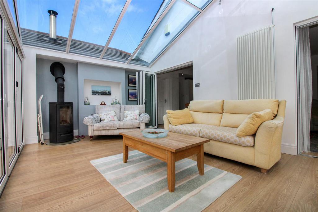Netherfield Road, Guiseley, Leeds, West Yorkshire 4 bed detached