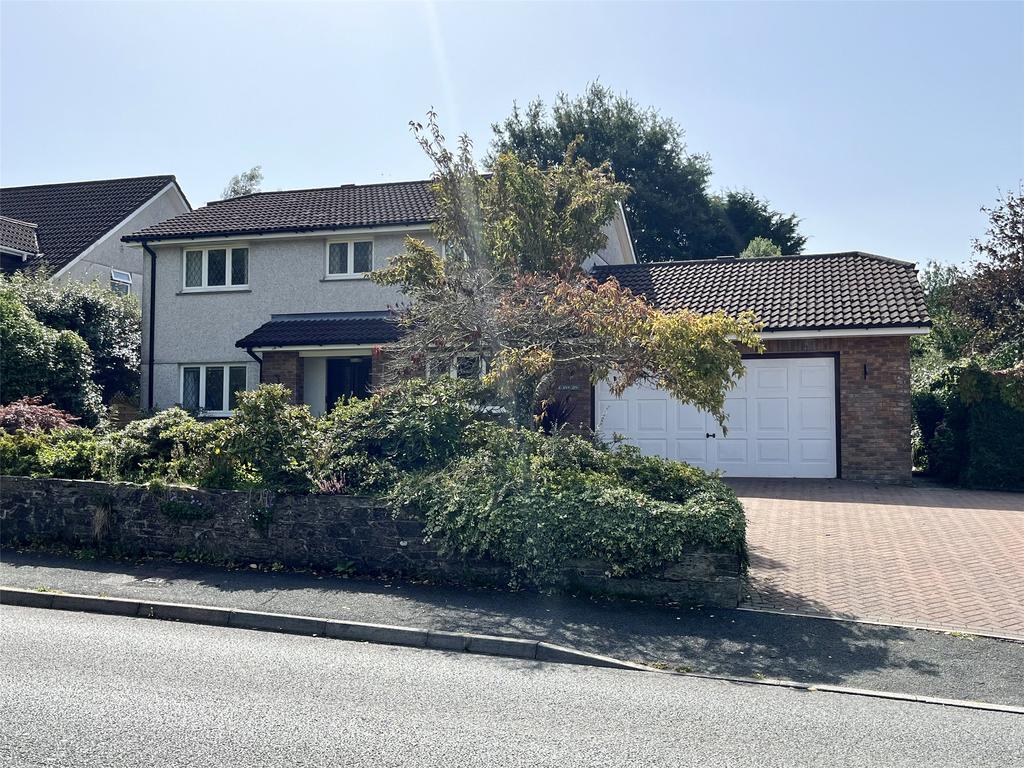 Gilbert Road, Bodmin, PL31 4 bed detached house £450,000