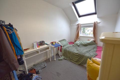 2 bedroom flat to rent - Horsforth House, Flat 19