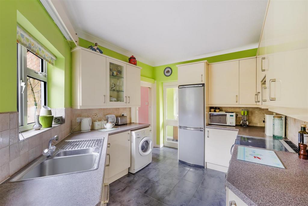 Chipstead Way, Banstead 5 bed detached house for sale £795,000