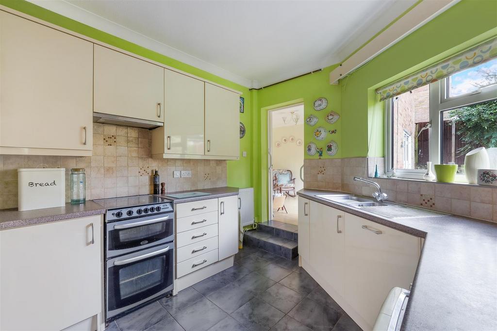 Chipstead Way, Banstead 5 bed detached house for sale £795,000