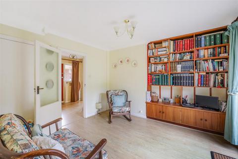 228 Chipstead Way, Woodmansterne, Banstead, SM7 3LQ
