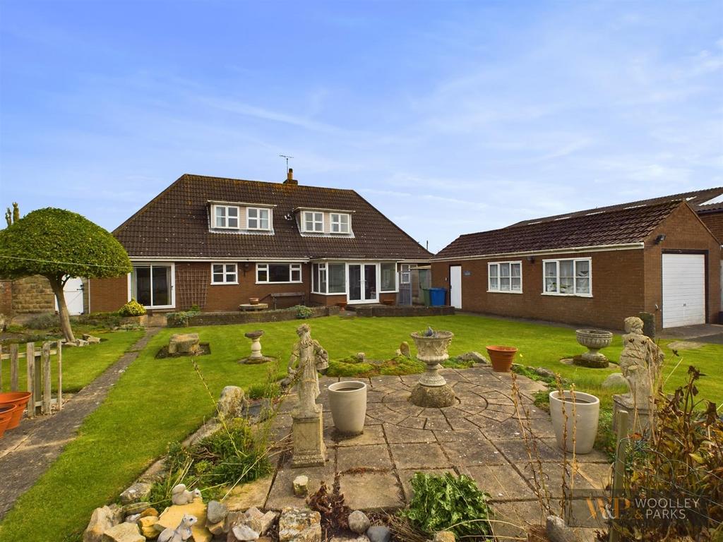 South Close, Kilham, Driffield 3 bed detached house for sale £400,000