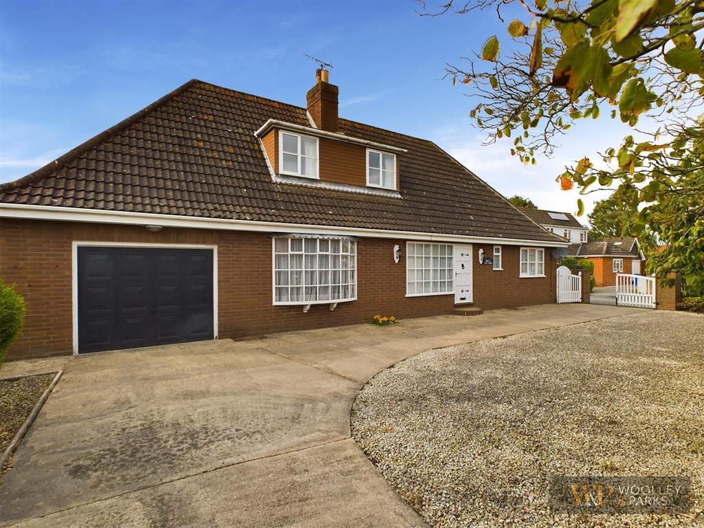 South Close, Kilham, Driffield 3 bed detached house for sale £375,000