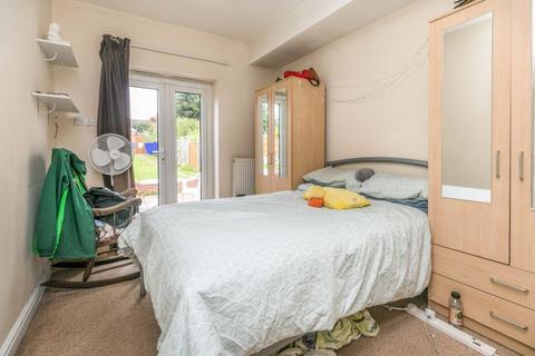 2 bedroom flat to rent, 68a Gibbins Road, B29 6QR
