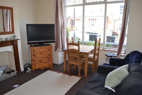 5 bedroom house to rent, 72 Harrow Road, B29 7DW