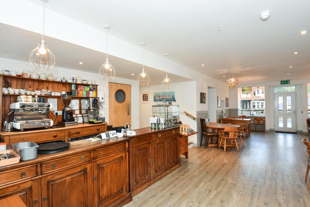 Cafe-5.jpg