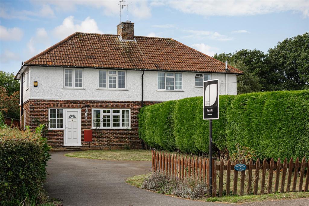 Tapners Road, Leigh, Reigate 3 bed semidetached house for sale £500,000