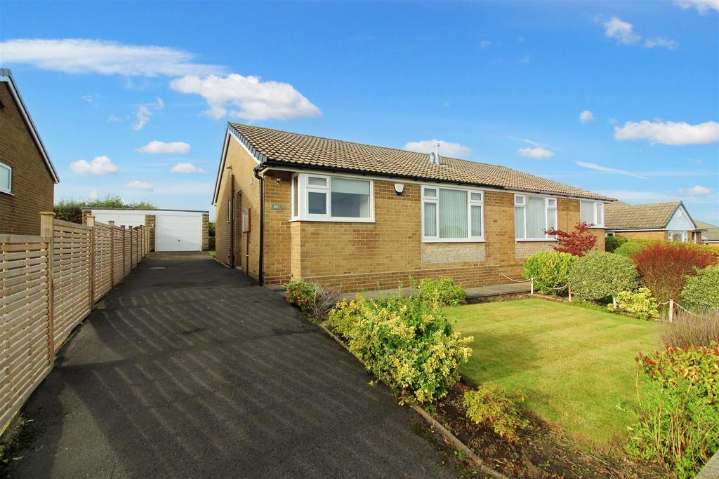 Bedale Drive, Skelmanthorpe, Huddersfield, HD8 9EU 2 bed semidetached bungalow for sale £265,000