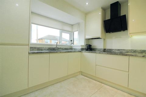 106 Bedale Drive, Skelmanthorpe, Huddersfield, HD8 9EU