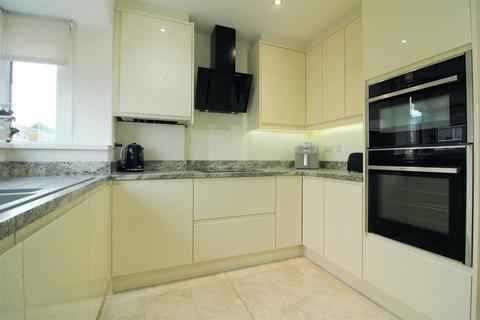 106 Bedale Drive, Skelmanthorpe, Huddersfield, HD8 9EU