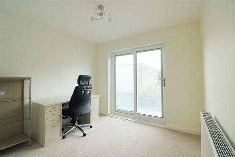 106 Bedale Drive, Skelmanthorpe, Huddersfield, HD8 9EU