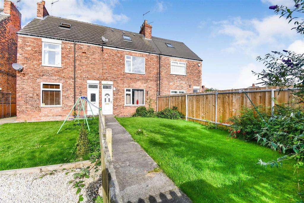 South View, Anlaby Common, Hull 3 bed terraced house for sale £125,000