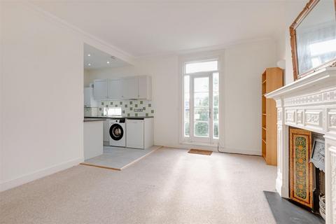 2 bedroom flat to rent, Goldhurst Terrace, South Hampstead, London NW6