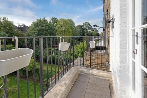 2 bedroom flat to rent, Goldhurst Terrace, South Hampstead, London NW6