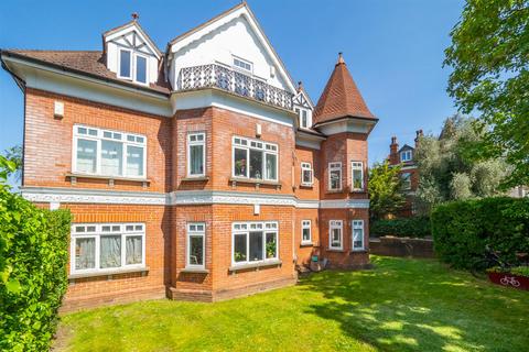 Flat 3, Highgrove Court, 18 Landseer Road, Sutton, SM1 2DE