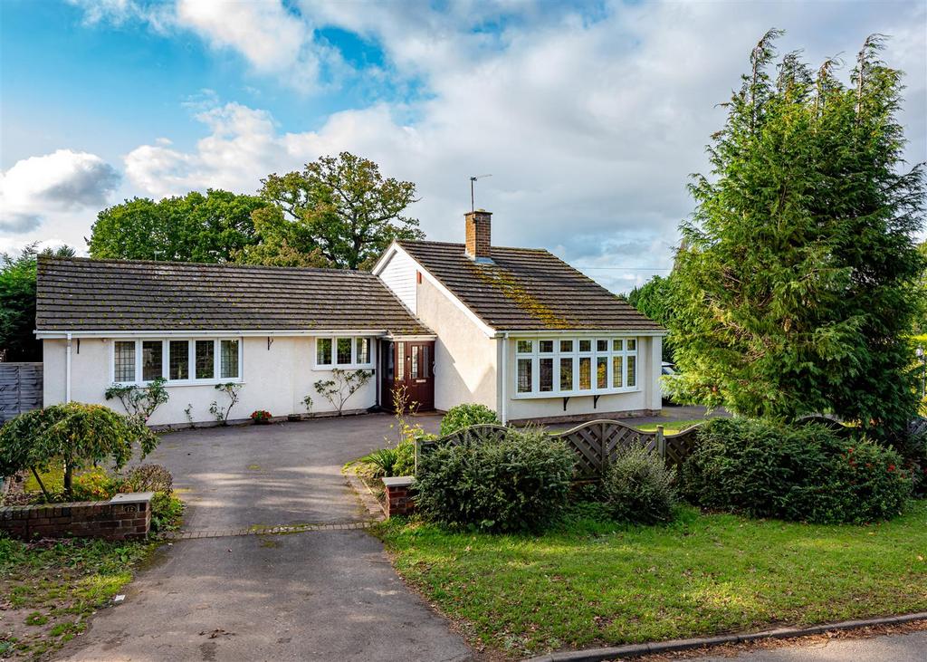 12 Keepers Lane, Codsall, Wolverhampton 3 bed detached bungalow for sale £549,950