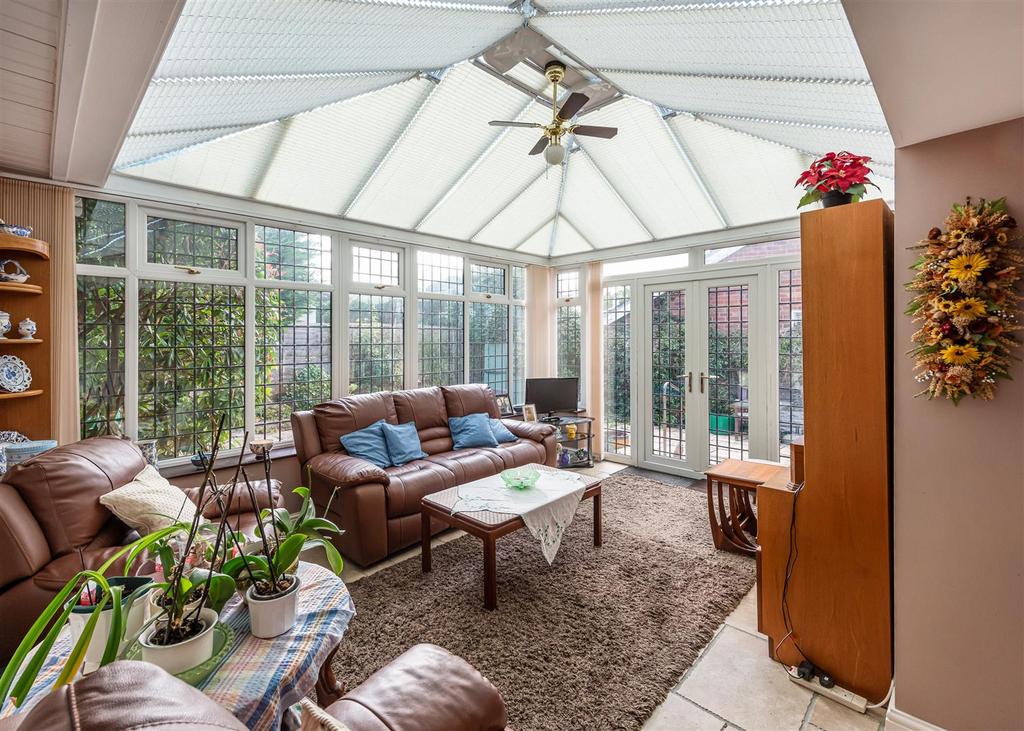 12 Keepers Lane-conservatory.jpg