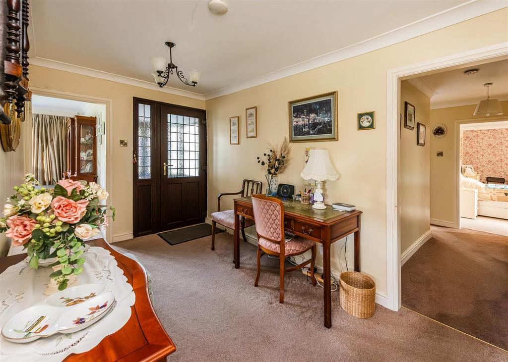 12 Keepers Lane-hall.jpg