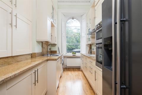 Ground Floor Flat, 1 Victoria Square, Bristol, BS8 4EU
