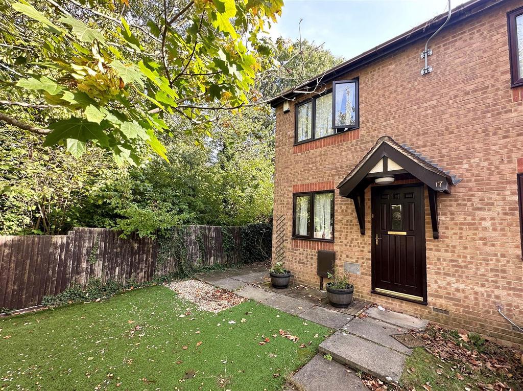 Minerva Gardens, Wavendon Gate, Milton Keynes 2 bed terraced house for