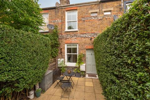 6 Clewer Fields, Windsor, SL4 5BW