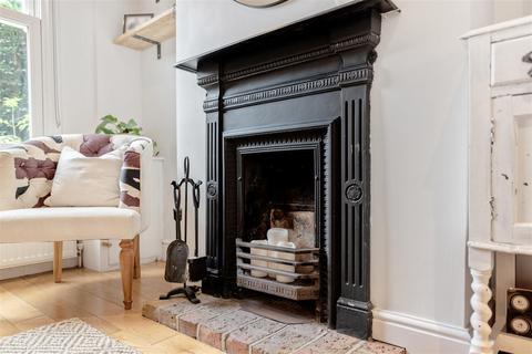 6 Clewer Fields, Windsor, SL4 5BW