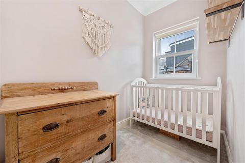 6 Clewer Fields, Windsor, SL4 5BW