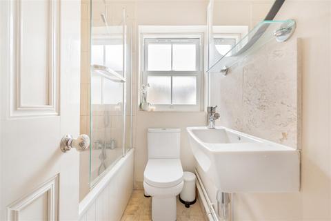 6 Clewer Fields, Windsor, SL4 5BW