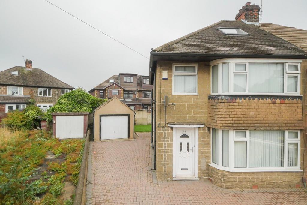Moorland Drive, Pudsey 3 bed semidetached house for sale £270,000