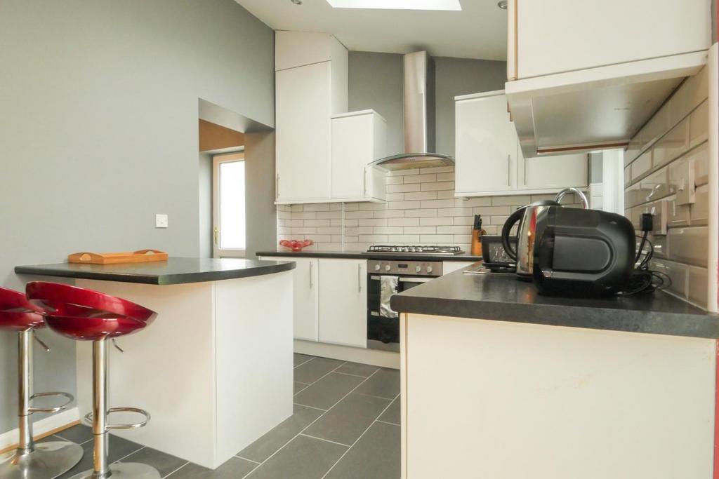 Moorland Drive, Pudsey 3 bed semidetached house for sale £270,000