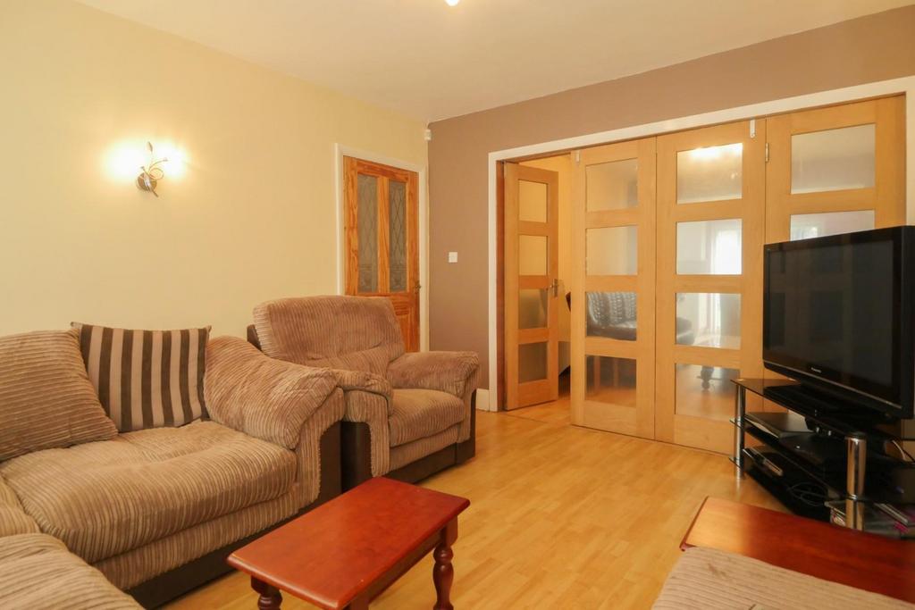 Moorland Drive, Pudsey 3 bed semidetached house for sale £260,000