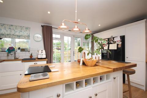 45 Beech Grove, Guildford, GU2 7UZ
