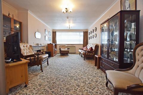 2 bedroom detached bungalow for sale - Meresborough Road, Rainham, Gillingham