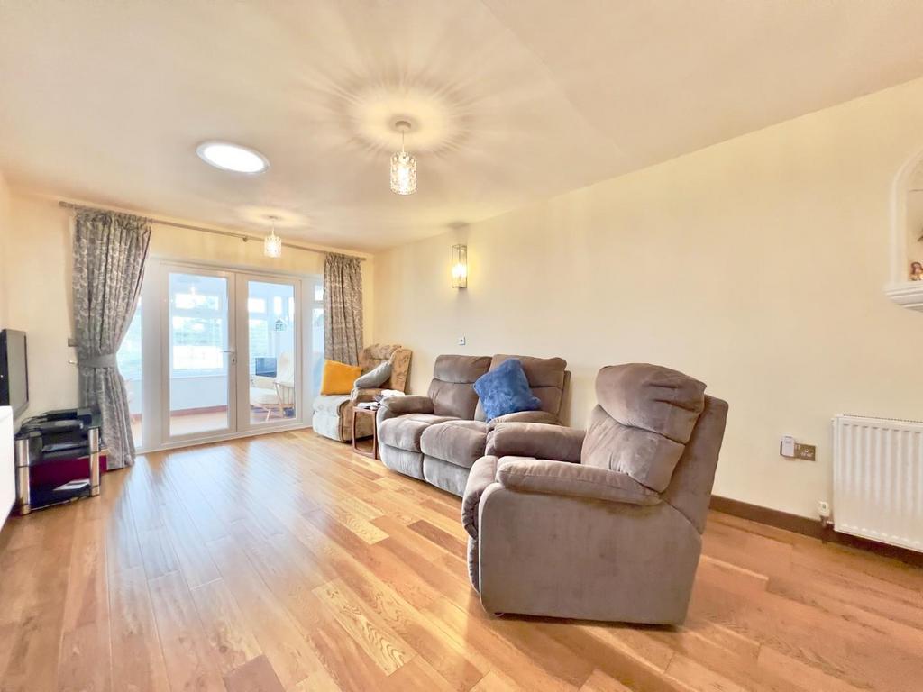 Lounge/ dining room