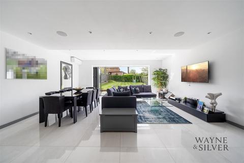 5 bedroom detached house for sale - Wickliffe Avenue, Finchley, London
