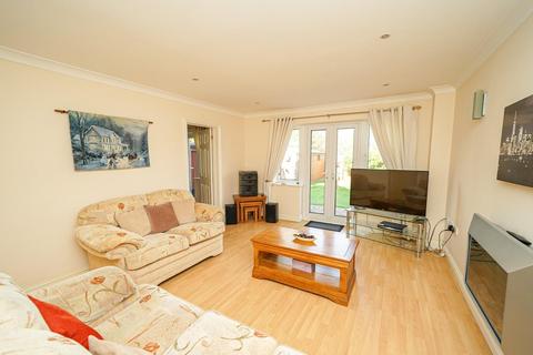 3 bedroom detached house for sale, Old Dairy Court, Hockliffe