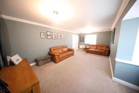 4 bedroom detached house for sale, New Forest Way, Kingswood, Hull