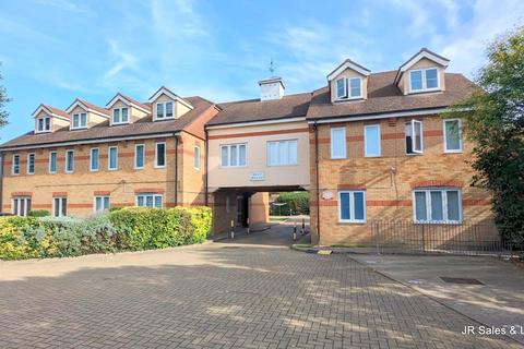 Flat 13, Holt House Flamstead End Road, Cheshunt, Waltham Cross, EN8 0HR