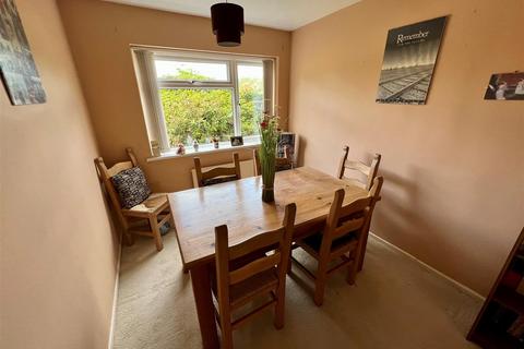 25 Boscobel Road, Shirley, Solihull, B90 4JY